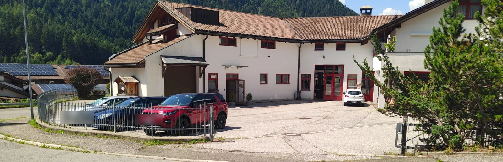The MOVE Fitnesscenter building in Pontives with free parking outside